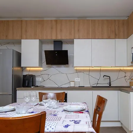 Menton, 3 Pieces, Climatisation * مينتون